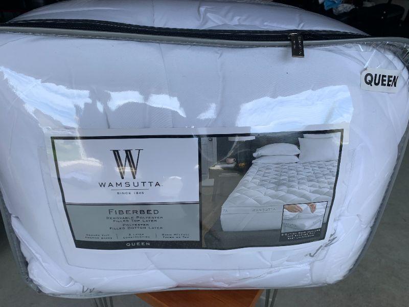 Wamsutta Queen Fiber Bed Cover | EstateSales.org