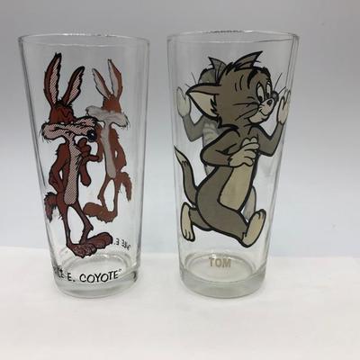 Vintage Cartoon Drink Glasses Tom & Wile E. Coyote