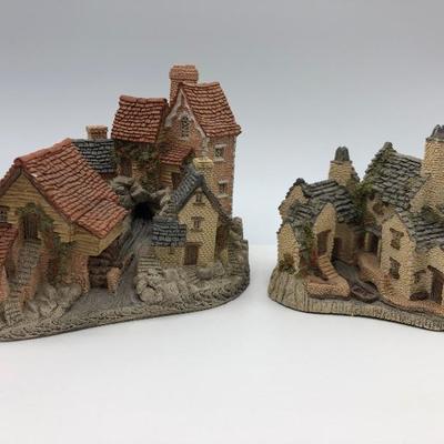 Pair of David Winter Cottage Figurines 