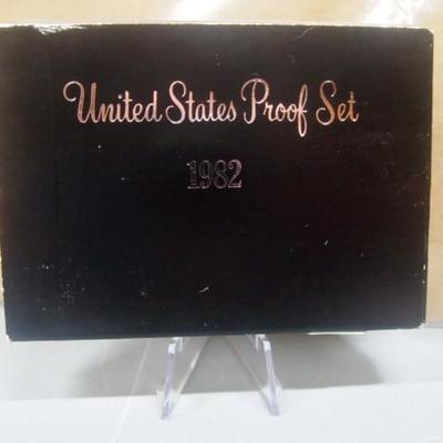 1982 Proof Mint Set in original box      4