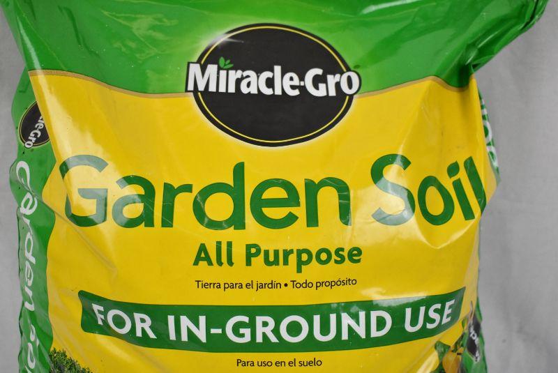 MiracleGro Garden Soil All Purpose for InGround Use, 1 cu. ft. NEw