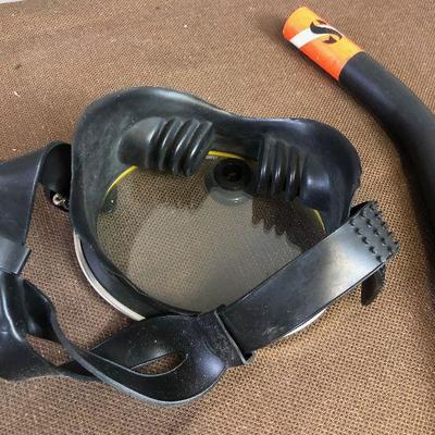 #195 US Divers Mask and snorkel 