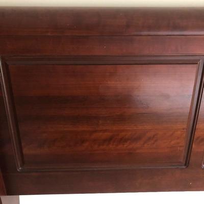Lot 62 - Queen Sleigh Bed
