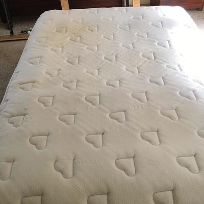 Lot 62 - Queen Sleigh Bed