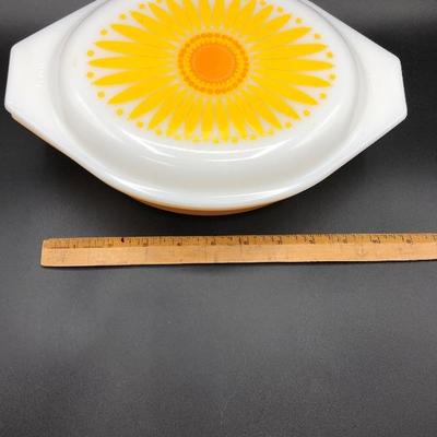 Oval 1.5qt Pyrex Sunflower Lidded Casserole Dish 
