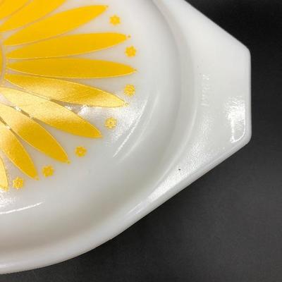 Oval 1.5qt Pyrex Sunflower Lidded Casserole Dish 