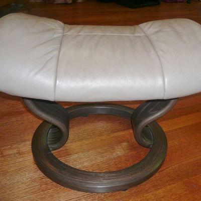 LOT 1  LEATHER EURO CHAIR WITH OTTOMAN