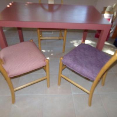 LOT 6  KITCHEN TABLE WITH CHAIRS