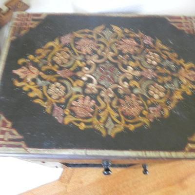 LOT 16  ASIAN THEMED SIDE TABLE