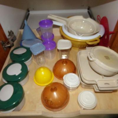 LOT 96  FOOD STORAGE CONTAINERS