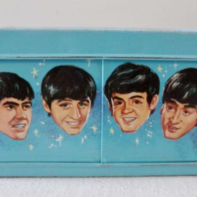 LOT 161  1965 THE BEATLES METAL LUNCH BOX