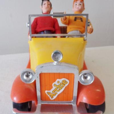 LOT 169  VINTAGE ARCHIE & JUGHEAD IN ROADSTER