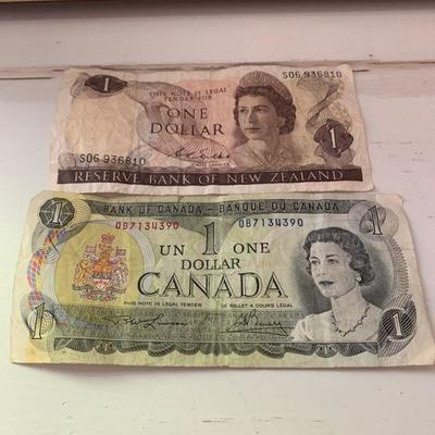 Bank notes Canada & New Zealand 