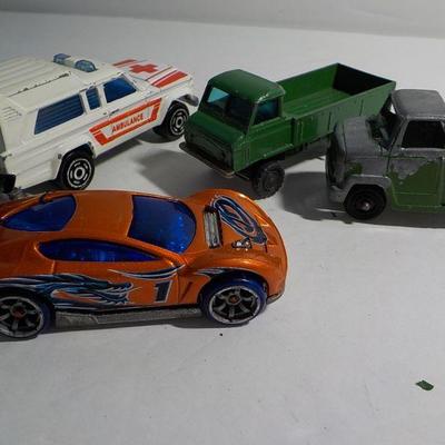 Majorette ambulance, Tootsie toy, Synkro,