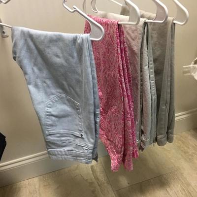 Lot 93 - Ladies Pants, Skirts & Shorts (L/XL)