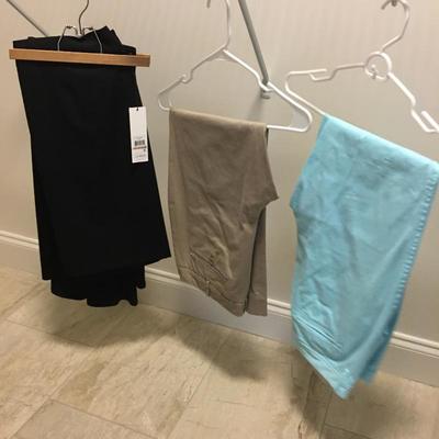 Lot 93 - Ladies Pants, Skirts & Shorts (L/XL)