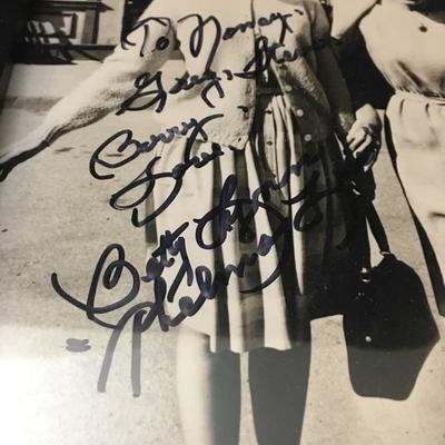 Lot 97 - Betty Lynn Signed Photo & Classic Magazines