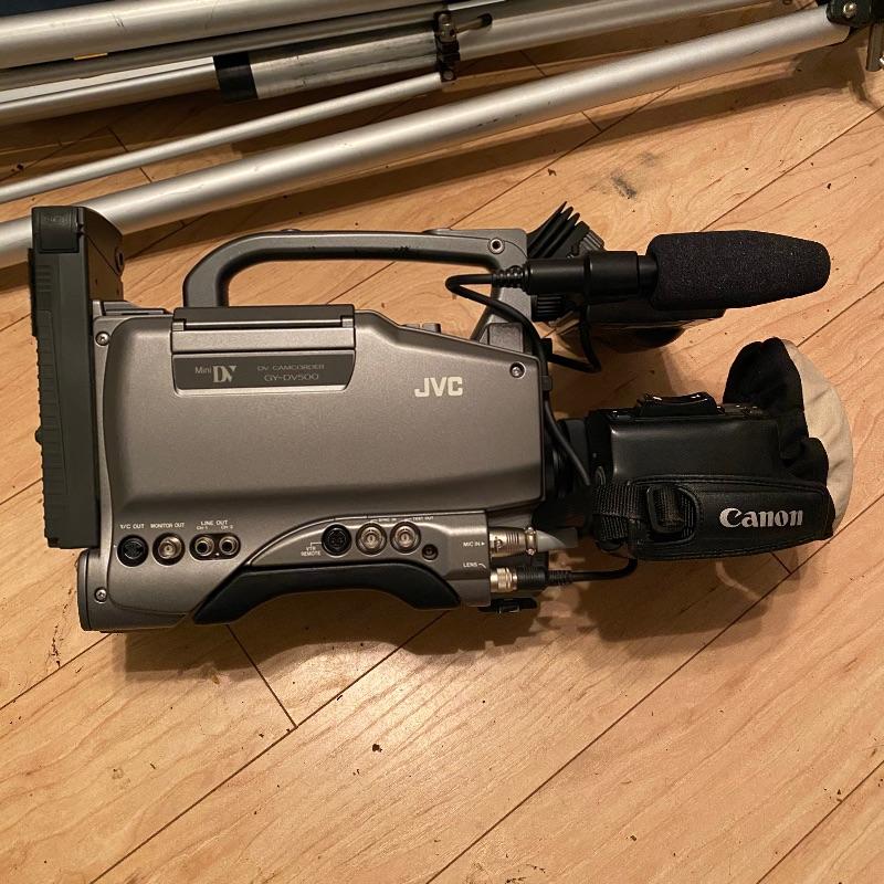 Lot 205 GYDV500 mini DV Camcorder and Tripod