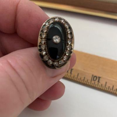 Older Victorian ring / classic 