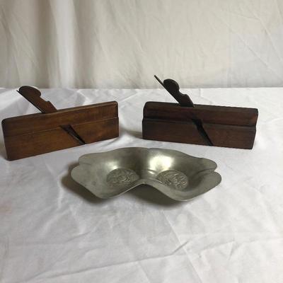 Lot 112 - Wooden Book Ends and Metal Tray