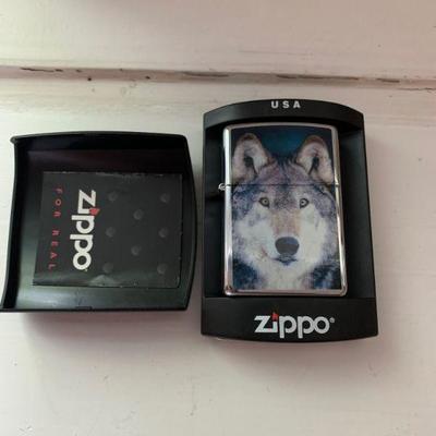 NIB Zippo lighter / Wolf