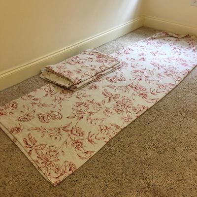 Lot 114 - Blankets & Curtains including Black Watch Merino Wool