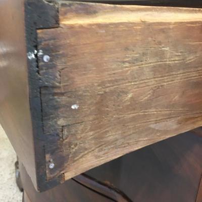 Lot 115 - Antique Chest of Drawers