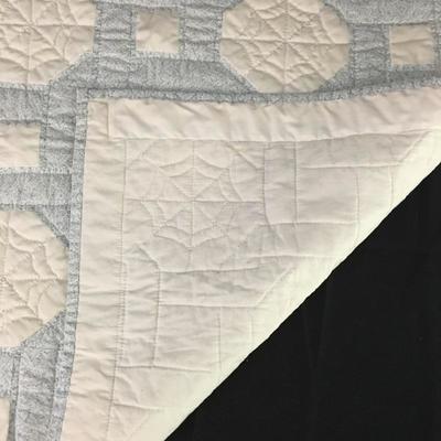 Lot 116 - Handmade Quilts & Pillows