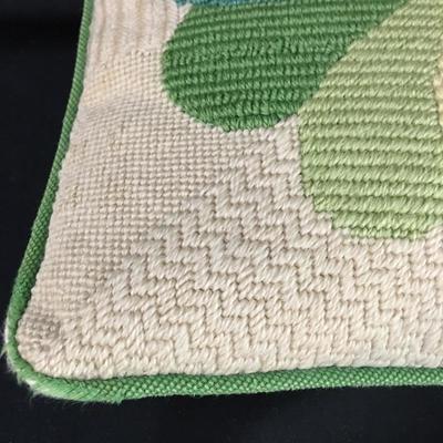 Lot 116 - Handmade Quilts & Pillows