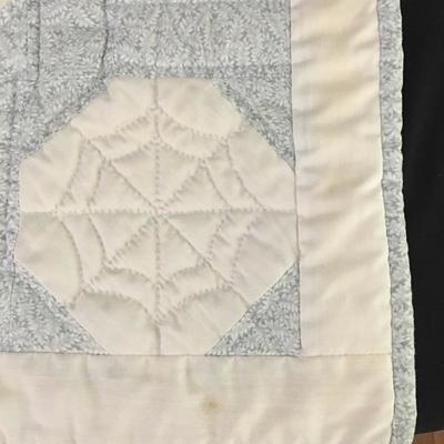 Lot 116 - Handmade Quilts & Pillows