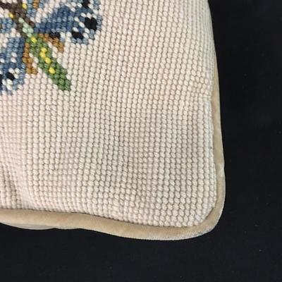 Lot 116 - Handmade Quilts & Pillows