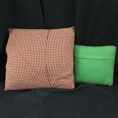 Lot 116 - Handmade Quilts & Pillows