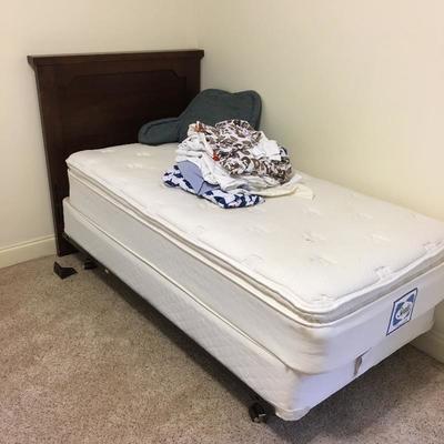 Lot 118 - Twin Headboard & Frame