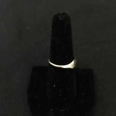 Lot 123 - Silver Colored Earrings 