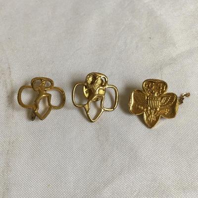 Lot 125 - Girl Scout Pins & Badges