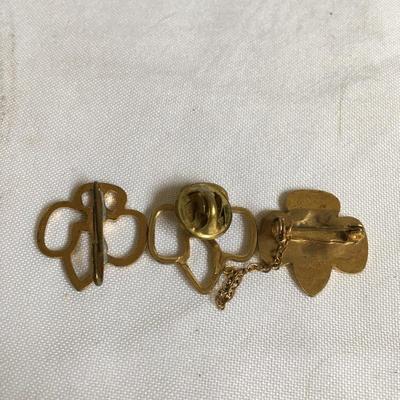 Lot 125 - Girl Scout Pins & Badges