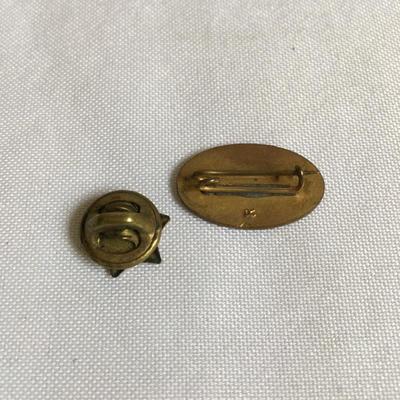 Lot 125 - Girl Scout Pins & Badges