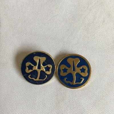 Lot 125 - Girl Scout Pins & Badges