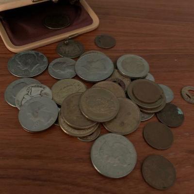 Coin purse full of old coins / some silver 
