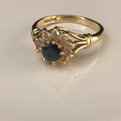 Lot 130 - 14KP Gold & Sapphire Colored Ring