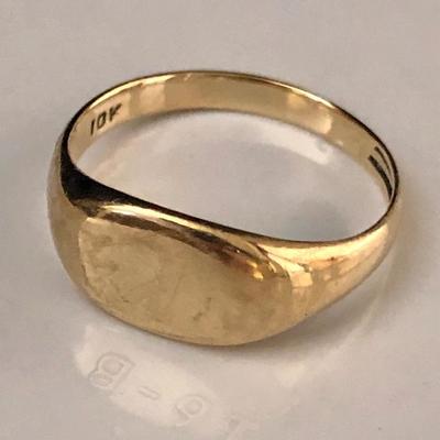 Lot 133 - Trio of 10K Gold Rings