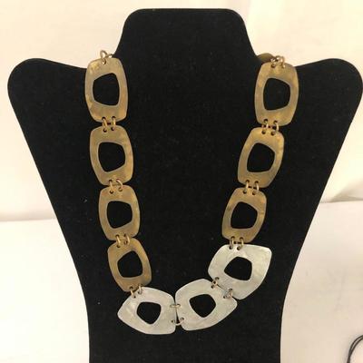 Lot 141 - Oodles of Costume Jewlry