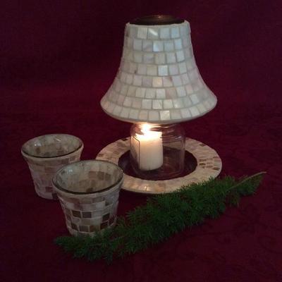 Lot 4 Candle votive holders, candle shade and candle tray
