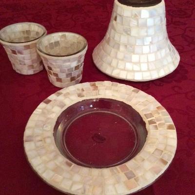 Lot 4 Candle votive holders, candle shade and candle tray