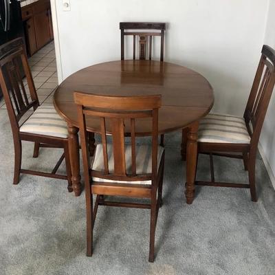 Vintage Dining Room Table and Chairs
