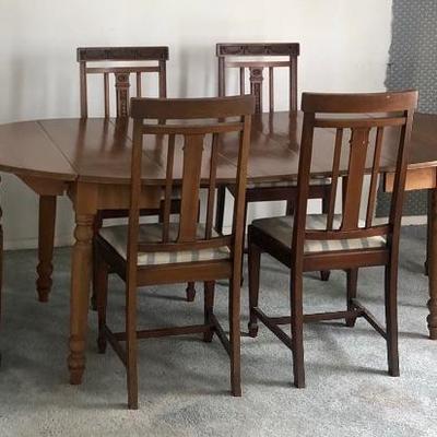 Vintage Dining Room Table and Chairs