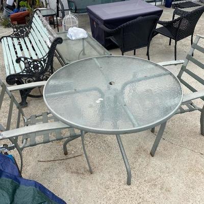 Round Patio Table with Chairs