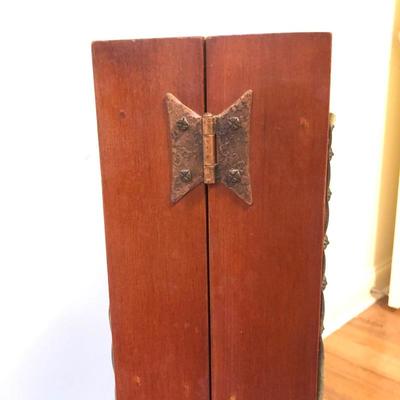 Lot 149 - Vintage Sewing Cabinet