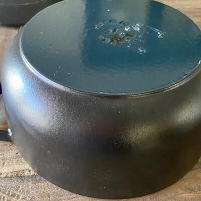 STAUB CAST IRON 3.75 qt Essential French Oven New France NEW RETAIL $429