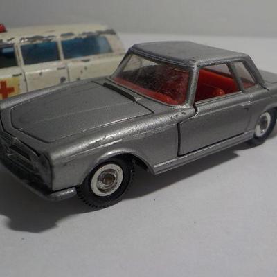 Match box vintage " Rolls Royce Silver  Shadow" , Corgi Mercedes=Benz 280 sl.